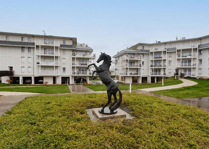 Les Cavaliers By Interhome *